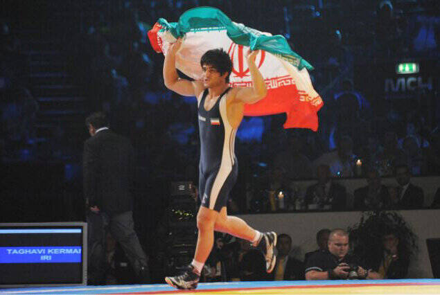 یک ایرانی در بین سلاطین کشتی جهان