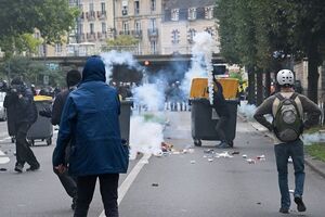 تظاهرات در فرانسه به خشونت کشیده شد