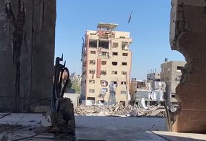 لحظه انهدام یک ساختمان مسکونی در غزه