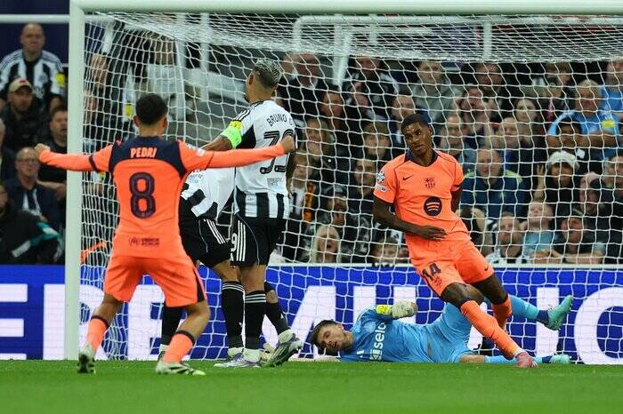 پیروزی دشوار بارسلونا مقابل نیوکاسل با درخشش پسر انگلیسی / شروع منچسترسیتی با عبور از ناپولی 2