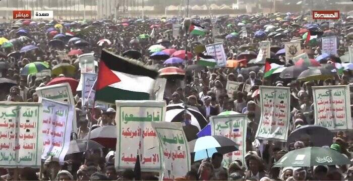 راهپیمایان یمنی: مذاکره با اسرائیل بیفایده است/مقاومت تنها گزینه پیشروی امت اسلامی+فیلم