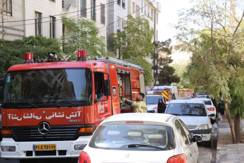 حریق ساختمان مسکونی در مرزداران؛ 18 نفر نجات یافتند 2