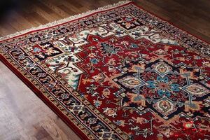 لحظه‌ای که قالی کاشان از دار جدا می‌شود