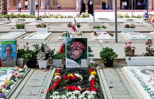 عکس/ مزار شهدای دانش‌آموز جنگ تحمیلی ۱۲ روزه