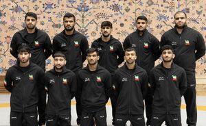 ورود افتخارآفرینان کشتی فرنگی به ایران با استقبال پرشور مردم + فیلم