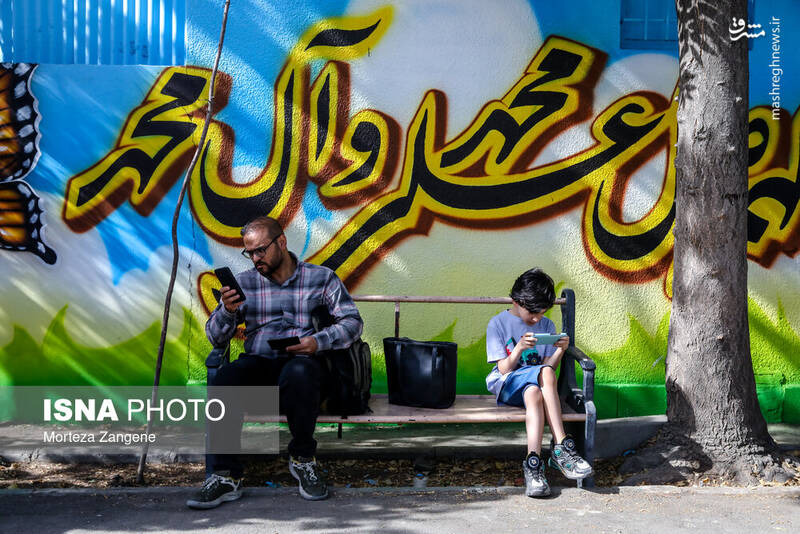 عکس/ نواختن زنگ آغاز سال تحصیلی توسط وزیر در تهران