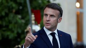 سکوت مکرون در برابر بازداشت نمایندگان فرانسوی به دست اسرائیل