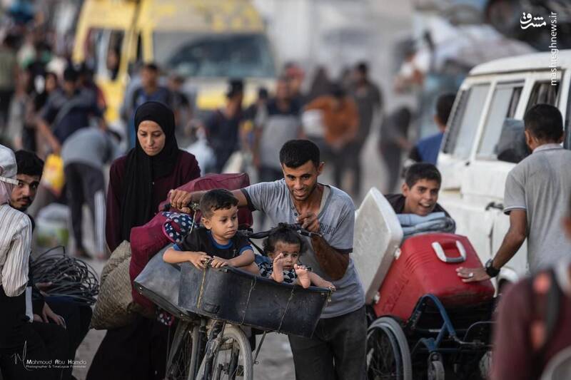 عکس/ آوارگی اجباری فلسطینیان در غزه زیر آتش سنگین صهیونیست‌ها