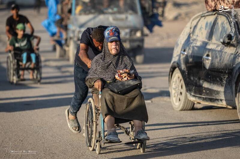 عکس/ آوارگی اجباری فلسطینیان در غزه زیر آتش سنگین صهیونیستها