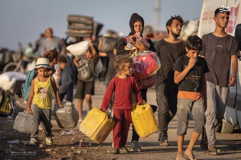 عکس/ آوارگی اجباری فلسطینیان در غزه زیر آتش سنگین صهیونیستها