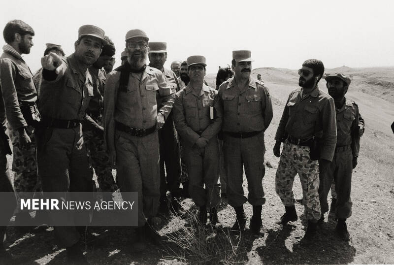 تصاویری ویژه از رهبر معظم انقلاب در دوران دفاع مقدس