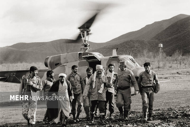 تصاویری ویژه از رهبر معظم انقلاب در دوران دفاع مقدس