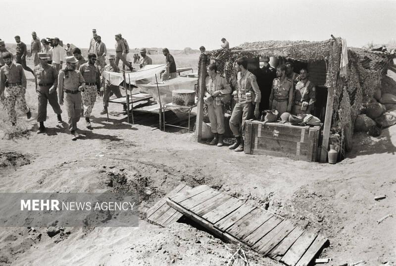 تصاویری ویژه از رهبر معظم انقلاب در دوران دفاع مقدس