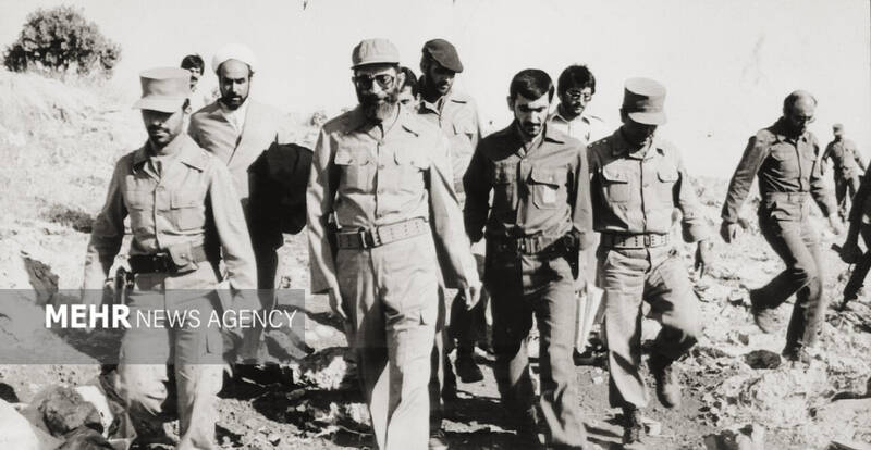 تصاویری ویژه از رهبر معظم انقلاب در دوران دفاع مقدس
