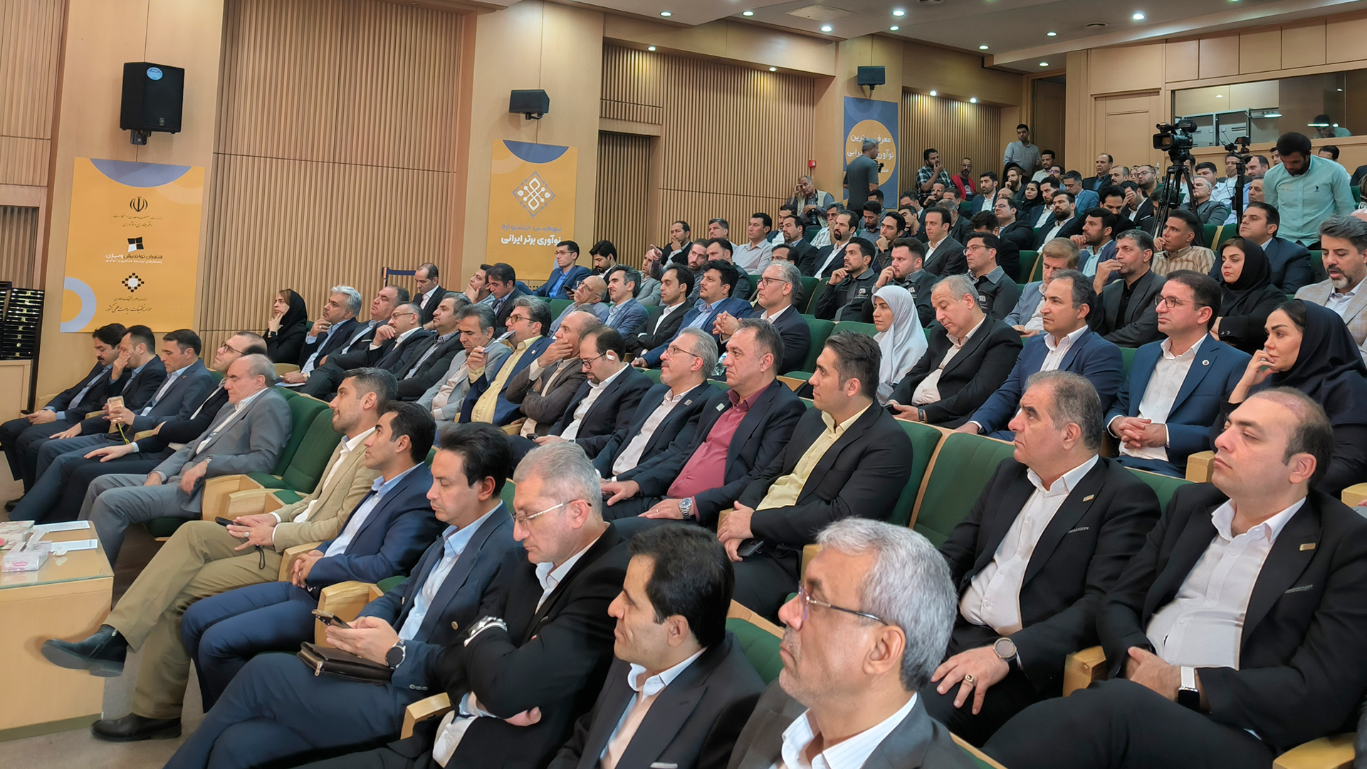 کادک، لوح زرین نوآوری برتر ایرانی را کسب کرد