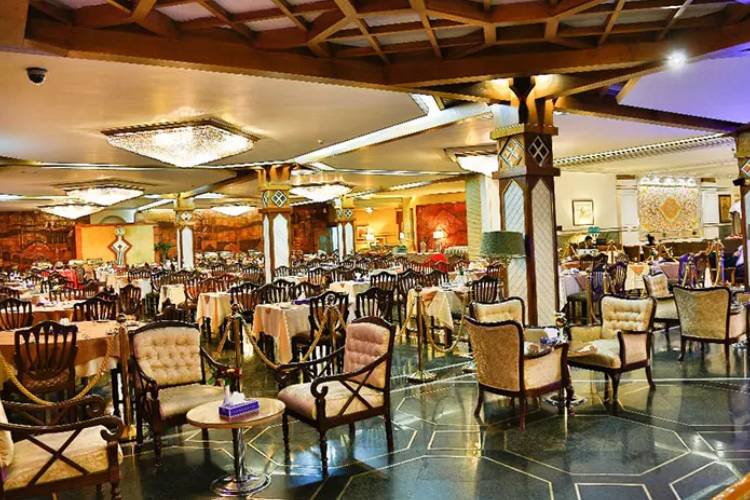 کافی شاپ و رستوران های هتل لاله تهران؛ لذت صرف غذا در قلب پایتخت