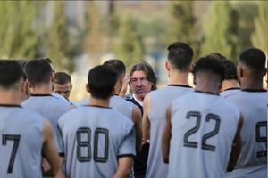 ورمزیار: استقلال باید به سه مدافع بازی کند نه چهار مدافع