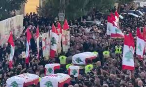 تشییع باشکوه شهدای قتل عام اسرائیل در بنت جبیل