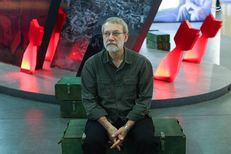 عکس/ بازدید لاریجانی از باغ موزهی ملی انقلاب اسلامی و دفاع مقدس