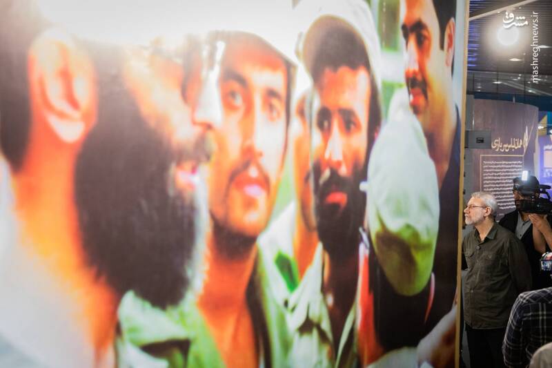 عکس/ بازدید لاریجانی از باغ موزهی ملی انقلاب اسلامی و دفاع مقدس