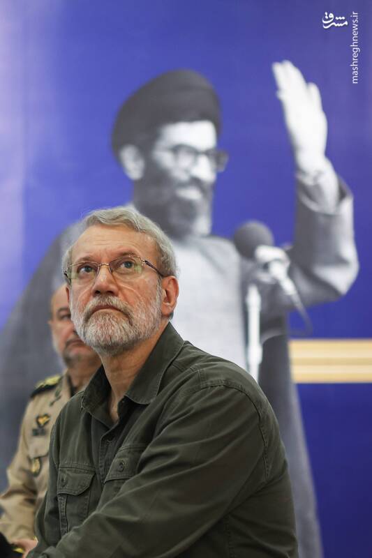 عکس/ بازدید لاریجانی از باغ موزهی ملی انقلاب اسلامی و دفاع مقدس