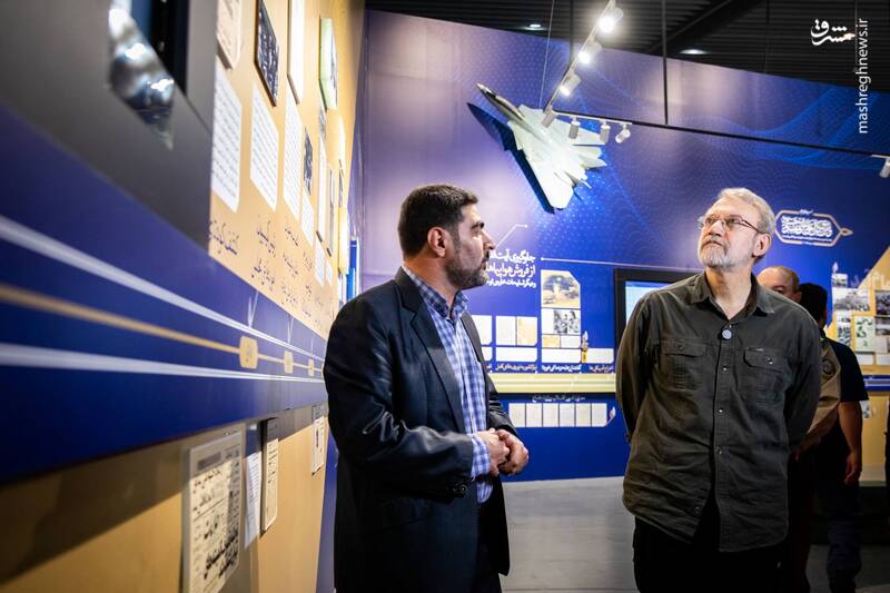 عکس/ بازدید لاریجانی از باغ موزهی ملی انقلاب اسلامی و دفاع مقدس