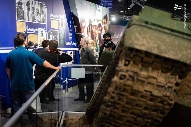عکس/ بازدید لاریجانی از باغ موزهی ملی انقلاب اسلامی و دفاع مقدس