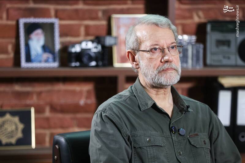 عکس/ بازدید لاریجانی از باغ موزهی ملی انقلاب اسلامی و دفاع مقدس