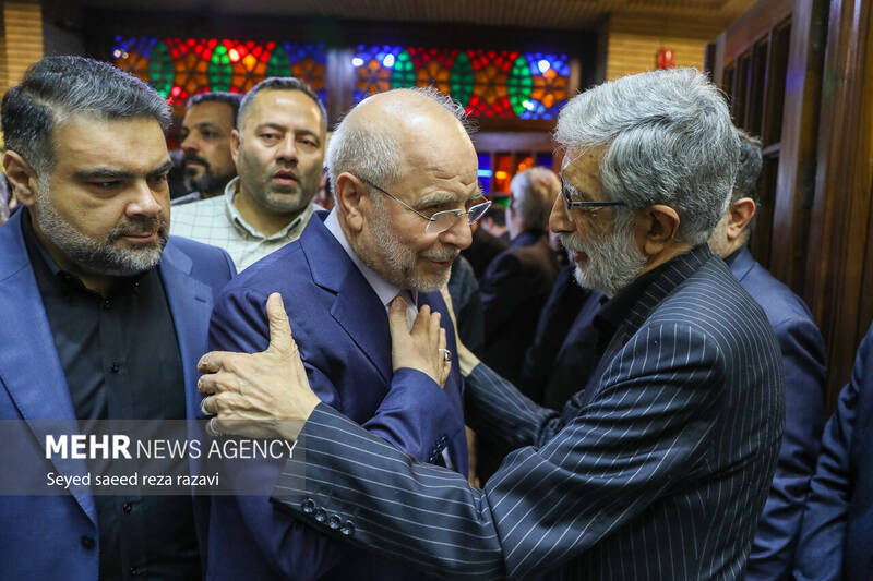 عکس/ مراسم ترحیم مادر «غلامعلی حداد عادل»