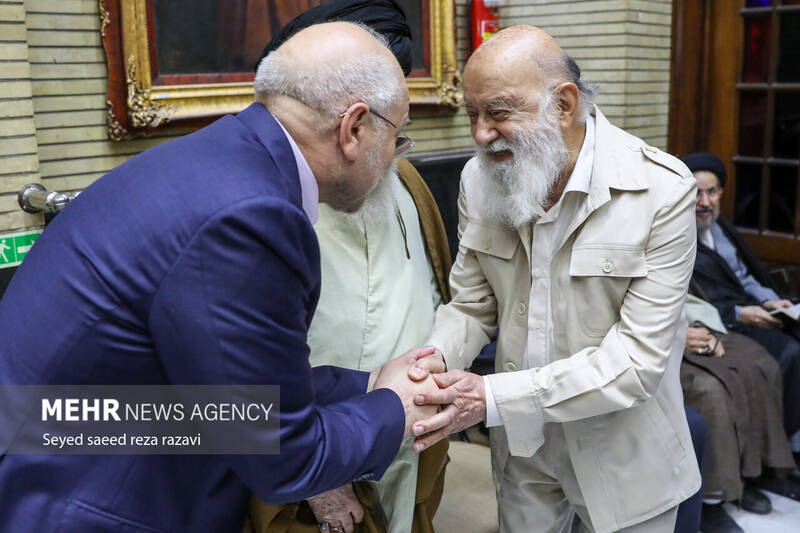 عکس/ مراسم ترحیم مادر «غلامعلی حداد عادل»