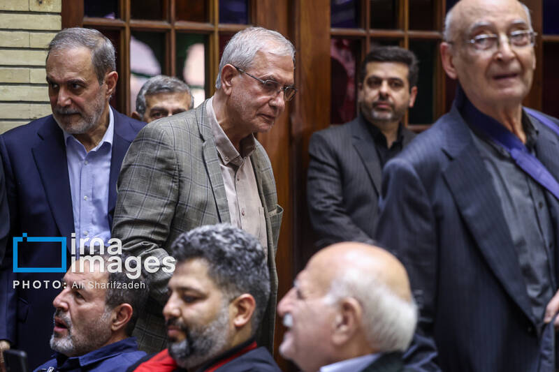 عکس/ مراسم ترحیم مادر «غلامعلی حداد عادل»