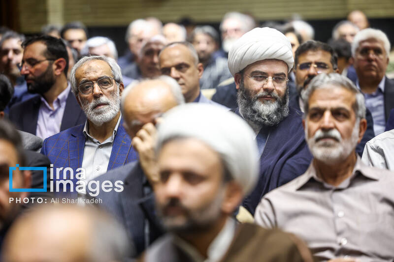 عکس/ مراسم ترحیم مادر «غلامعلی حداد عادل»