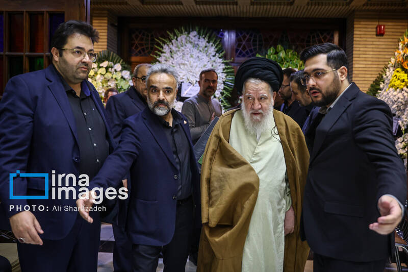 عکس/ مراسم ترحیم مادر «غلامعلی حداد عادل»