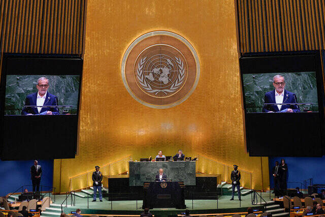 ساکس: نتانیاهو متوهم است که با ایران بزرگ و قدرتمند درگیر شده است
