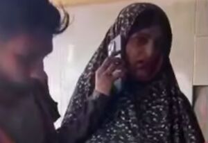 نجات یک زن باردار فلسطینی از زیر آوار خانه‌اش