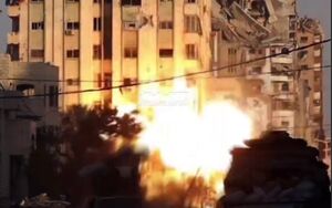 لحظه تخریب برج مکه در تل الهوا نوار غزه