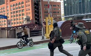 فیلم/ فرار عجیب یک مهاجر از دست پلیس آمریکا!