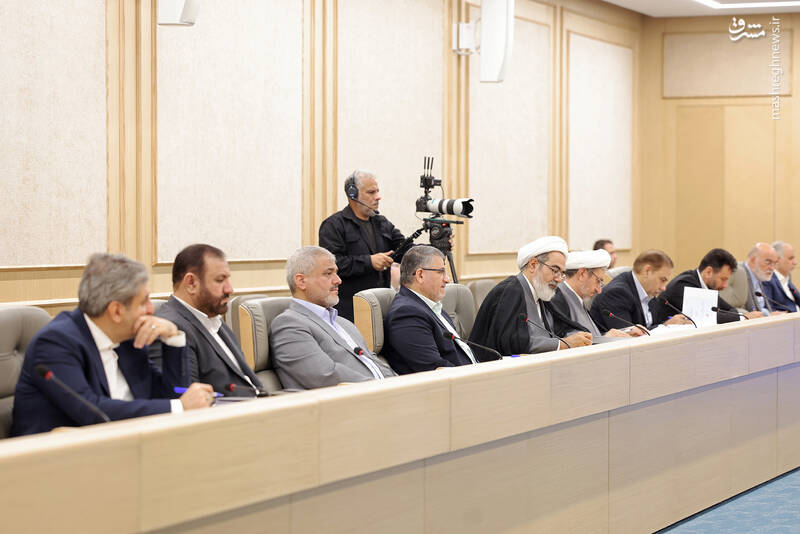 محاصره اقتصادی برای ملت ایران موضوع تازهای نیست/ مردم ما هرگز جنگ و صلح تحمیلی را نمیپذیرند/ جای هیچگونه مماشاتی با خیانتکاران نیست