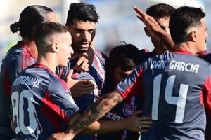 طارمی در لیست المپیاکوس برای دیدار با آرسنال + عکس