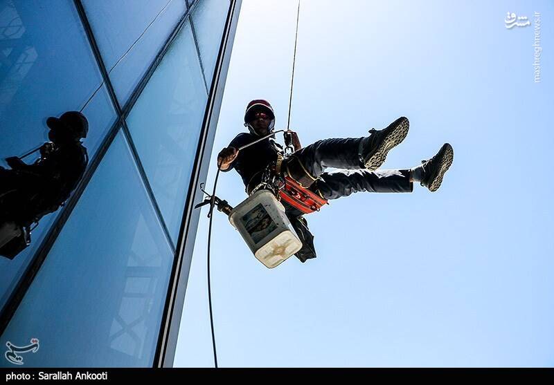 عکس/ کار در ارتفاع
