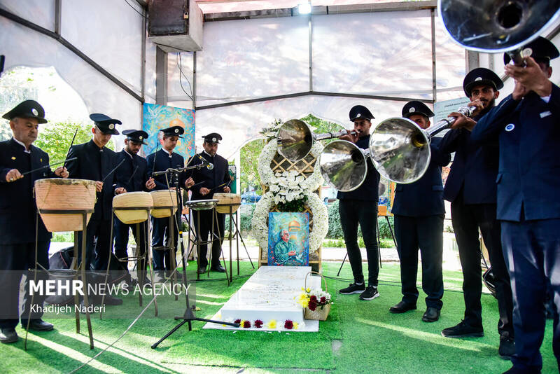 مراسم چهلمین روز درگذشت استاد محمود فرشچیان در اصفهان