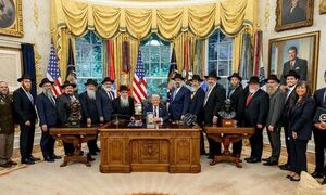 یهودیان مشغول کارند!