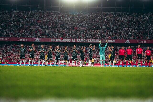 شکستناپذیران