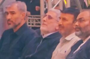 فیلم/ حضور سردار قاآنی در اجتماع بزرگ «انا علی العهد» در میدان امام حسین(ع)