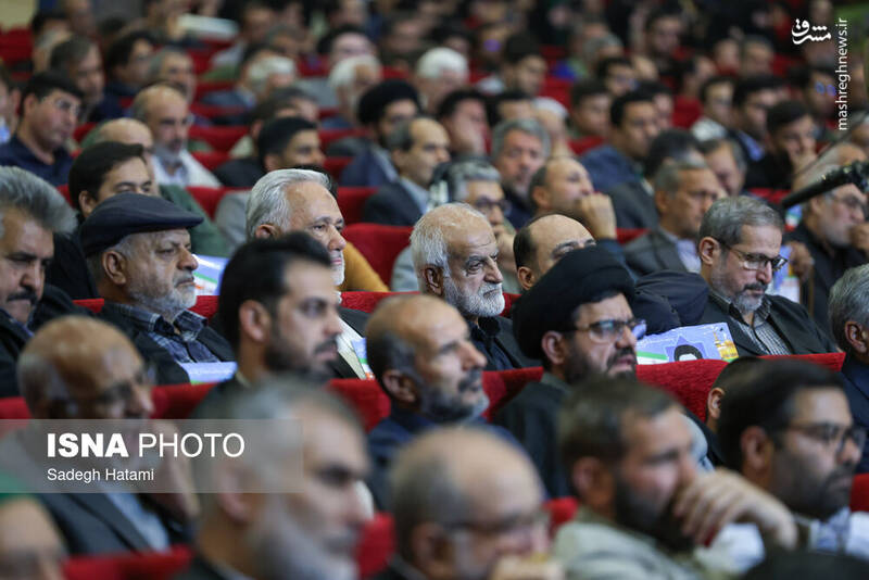 عکس / حضور قالیباف در اختتامیه کنگره ملی 18 هزار شهید استان خراسان رضوی 21