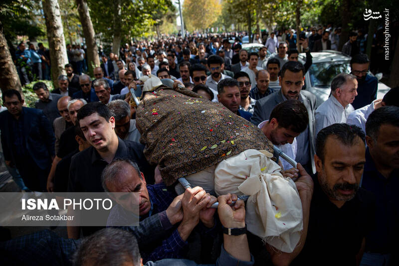 عکس / مراسم تشییع پیکر دانشجوی فقید دانشگاه تهران 10