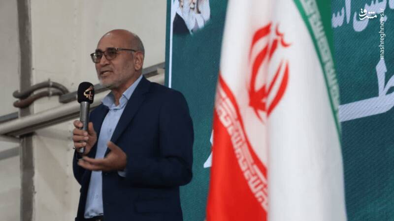 عکس / اثرانگشت هزار دانش آموز یزدی پای پرچم ایران 6