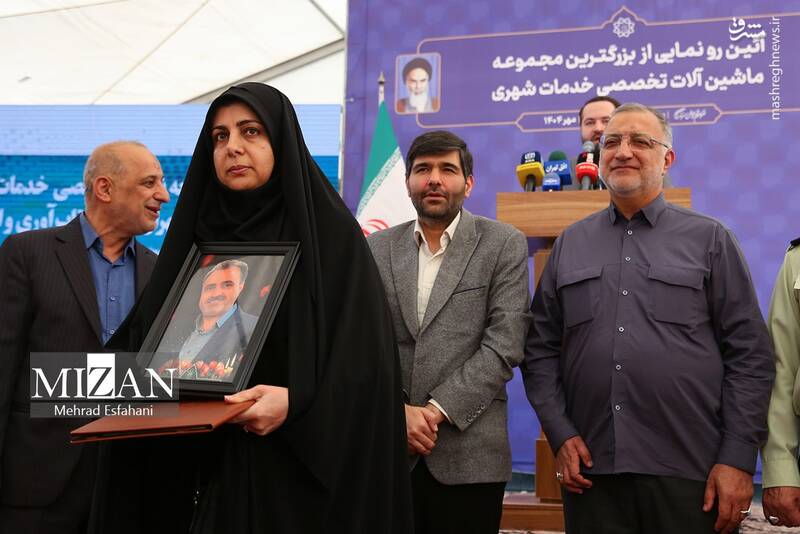عکس / آیین رونمایی بزرگترین مجموعه ماشین آلات تخصصی حوزه خدمات شهری 23