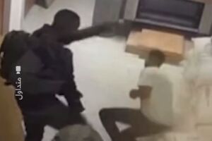 ضرب‌وشتم کارگر فلسطینی توسط نظامیان اسرائیلی