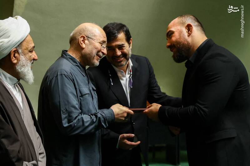 عکس / تجلیل از مدالآوران کشتی در مجلس 23